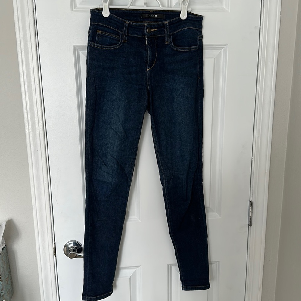 Dark denim skinny ankle jeans. Mid-rise. Joe’s denim.